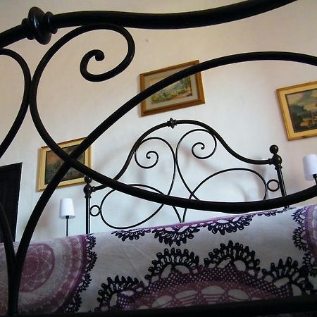 B&B Il Glicine Montefollonico Rum bild