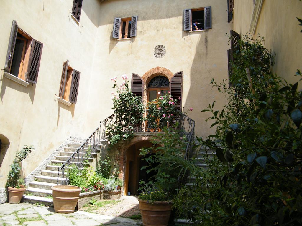 B&B Il Glicine Montefollonico Exteriör bild